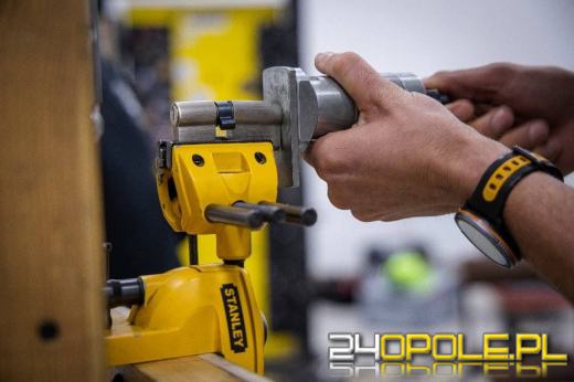 Od teorii do... wyważenia. Strażacy w akcji szkoleniowej