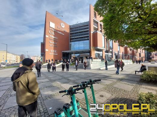 Pożar w galerii Solaris. Ewakuowano kilkaset osób, jedna osoba poszkodowana