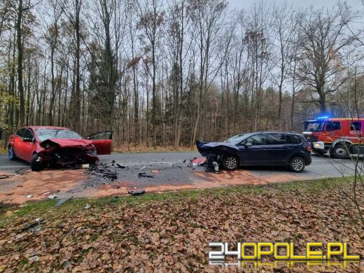 Zderzenie dwóch samochodów na trasie Korfantów-Sowin