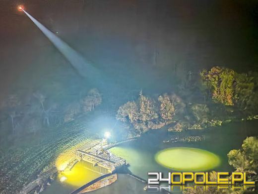 Poszukiwania 44-latki: Drony i ratownicy przeczesywali teren nad rzeką, znaleziono ślad