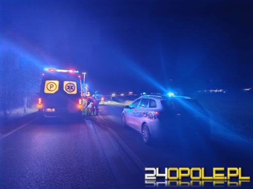 Potrącenie pieszego na drodze Kluczbork-Kuniów. Trasa całkowicie zablokowana