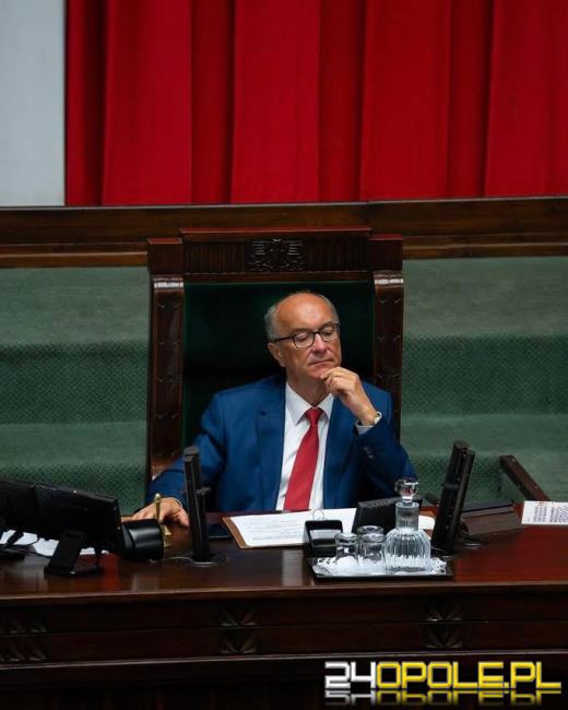 Prohibicja na Wiejskiej. Czarzasty zakręca kurek z alkoholem