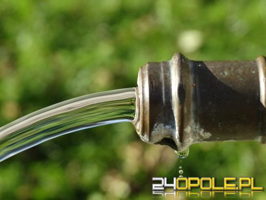 Turawa zmaga się z zanieczyszczeniem wody. Mieszkańcy korzystają z beczkowozów