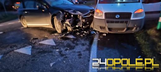 Wypadek na DK39 między Bukową Śląską a Iglowicami. Jedna osoba w szpitalu