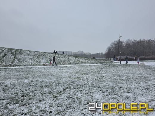 Pierwszy śnieg przyciągnął mieszkańców na Górkę Śmierci