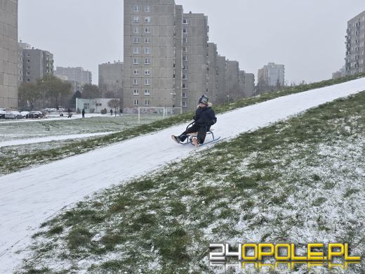 Pierwszy śnieg przyciągnął mieszkańców na Górkę Śmierci