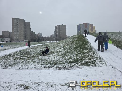 Pierwszy śnieg przyciągnął mieszkańców na Górkę Śmierci