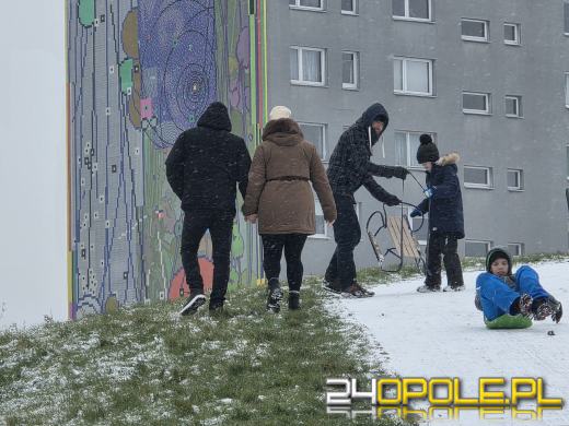 Pierwszy śnieg przyciągnął mieszkańców na Górkę Śmierci