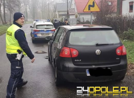 Pościg za 19-latką w Skałągach. Kierująca bez uprawnień uciekała przez pola