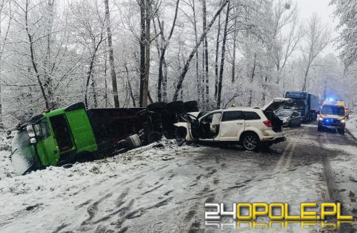  Uważajcie na drogę! Niedostosowanie prędkości przyczyną wypadku na DW 408