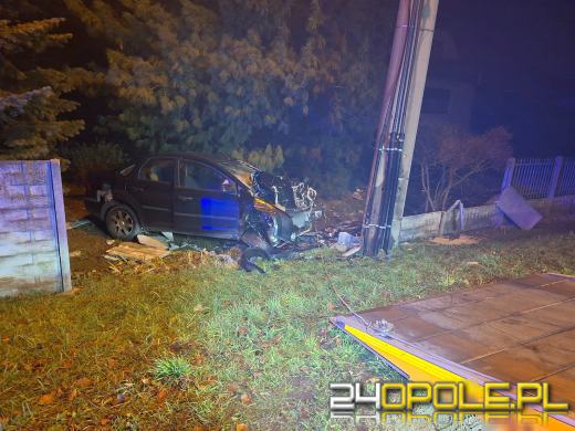 Nietrzeźwy kierowca uderzył w ogrodzenie w Chróścinie