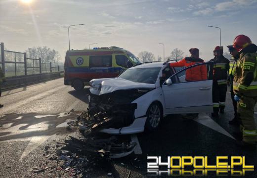 Zdarzenie drogowe na obwodnicy Nysy. Kierująca najechała na tył ciężarówki
