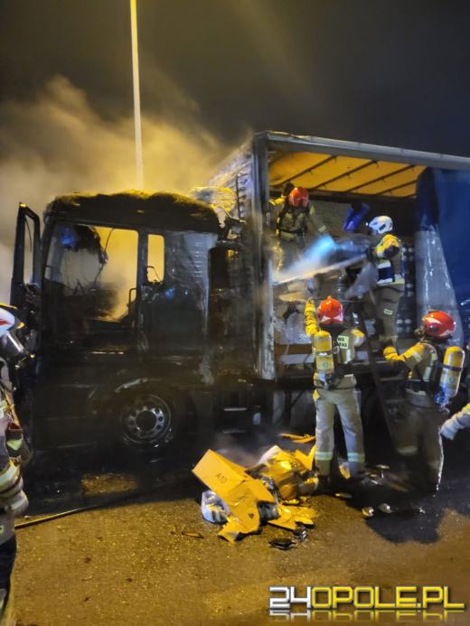 Pożar ciągnika siodłowego na MOP Wysoka przy autostradzie A4