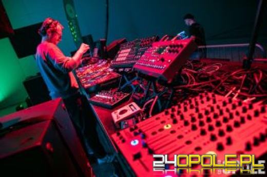 Opole rozbrzmiało "elektroniką". Druga edycja Resonance ponownie wypełniła CWK muzyką techno