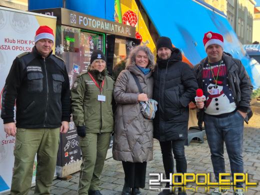 50 osób zostało świętymi Mikołajami w niedzielne popołudnie