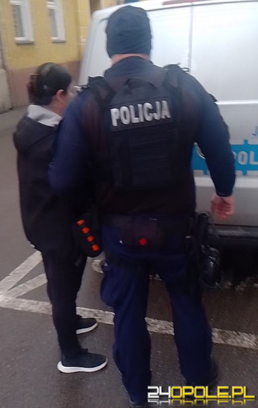 Zatrzymana na zakupach - poszukiwana 58-latka w rękach policjantów z Wołczyna