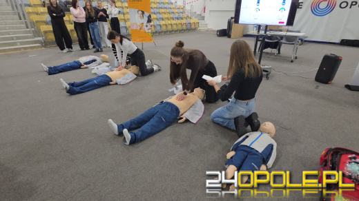 Pierwsza poMOC w rytmie serca w Stegu Arenie