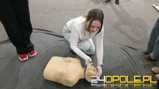 Pierwsza poMOC w rytmie serca w Stegu Arenie