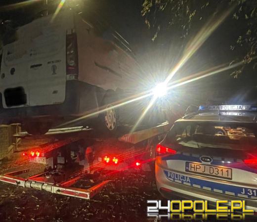 Odpowie przed sądem za kierowanie busem bez uprawnień