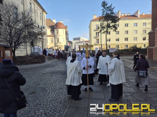 Katedra opolska ponownie otwarta. Dzisiaj odbywa się pierwsza msza 