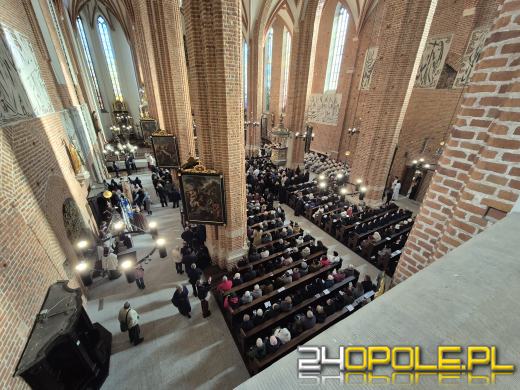 Katedra opolska ponownie otwarta. Dzisiaj odbywa się pierwsza msza 