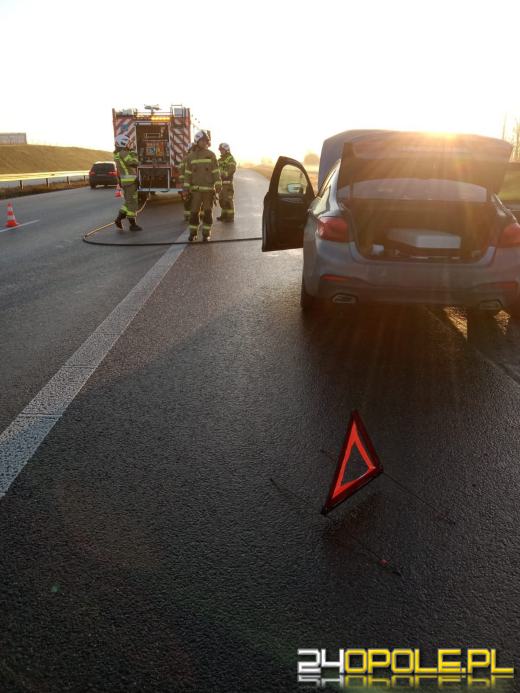 Pożar samochodu osobowego na A4 w kierunku Katowic