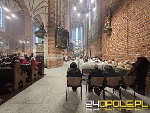 Katedra opolska ponownie otwarta. Dzisiaj odbywa się pierwsza msza 