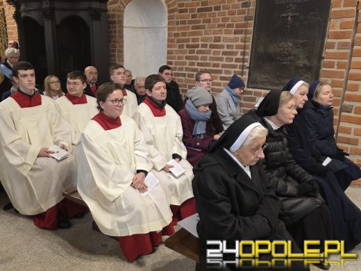 Katedra opolska ponownie otwarta. Dzisiaj odbywa się pierwsza msza 