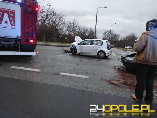 Zdarzenie drogowe na ulicy Sosnkowskiego. Jedna osoba trafiła do szpitala