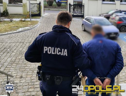 Poszukiwany 25-latek ukrywał się u znajomego