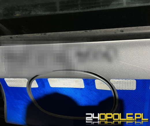 Opluł radiowóz, a na karoserii wyrył swoje nazwisko - 36-latek zatrzymany