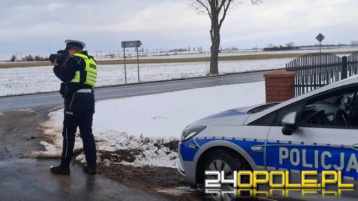 Niebezpiecznie na drogach. Zawieje i zamiecie w regionie, policja prowadzi wzmożone kontrole