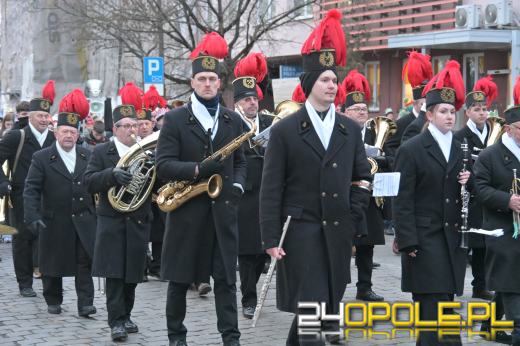 Trzej Królowie przeszli ulicami Opola. Orszak po raz trzynasty
