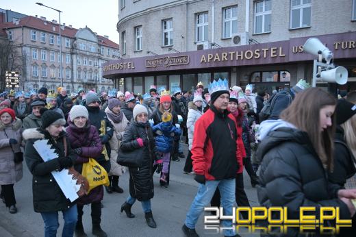 Trzej Królowie przeszli ulicami Opola. Orszak po raz trzynasty