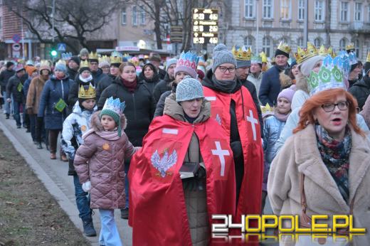 Trzej Królowie przeszli ulicami Opola. Orszak po raz trzynasty