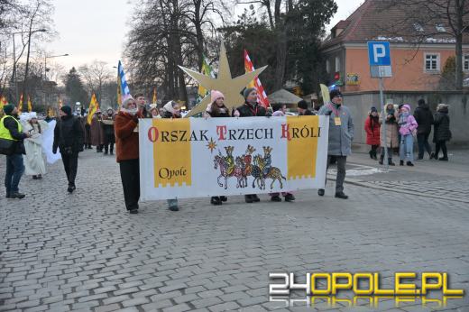 Trzej Królowie przeszli ulicami Opola. Orszak po raz trzynasty