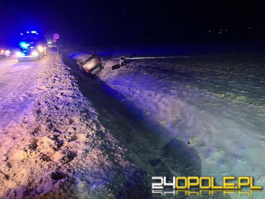 Dachowanie na DW 426 w rejonie miejscowości Księży Las. Jedna osoba poszkodowana