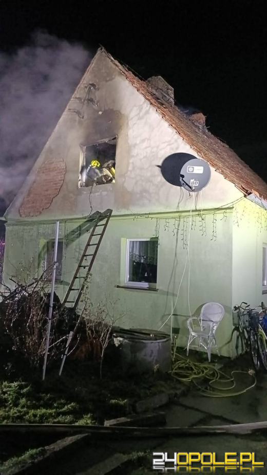 Pożar poddasza w domu jednorodzinnym w Sowinie. W środku było czworo dzieci 