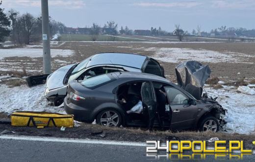 Wypadek na DK42 pod Kluczborkiem. Trzy osoby w szpitalu