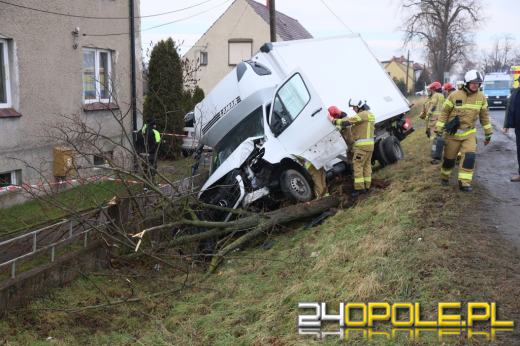 Zderzenie osobówki z busem na Kowalczyków