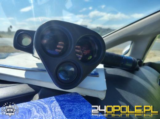 59-latek miał 113 km/h na liczniku. Jechał po wnuka.