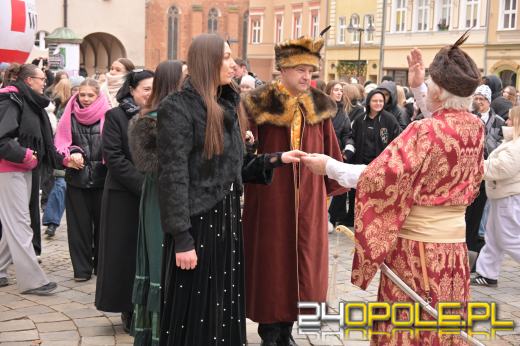 24. Polonez Maturzystów w Opolu. Ostatnia prosta przed maturą (WIDEO)