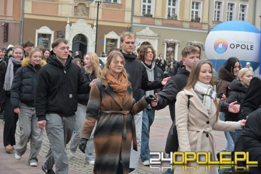 24. Polonez Maturzystów w Opolu. Ostatnia prosta przed maturą (WIDEO)