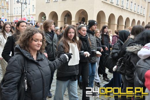 24. Polonez Maturzystów w Opolu. Ostatnia prosta przed maturą (WIDEO)