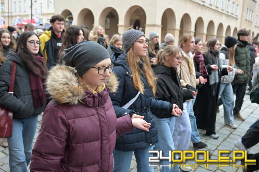24. Polonez Maturzystów w Opolu. Ostatnia prosta przed maturą (WIDEO)