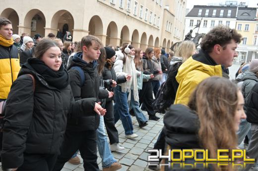 24. Polonez Maturzystów w Opolu. Ostatnia prosta przed maturą (WIDEO)