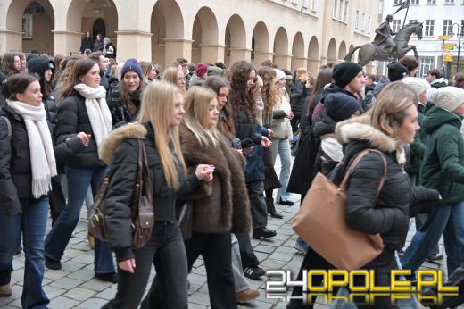24. Polonez Maturzystów w Opolu. Ostatnia prosta przed maturą (WIDEO)