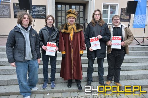 24. Polonez Maturzystów w Opolu. Ostatnia prosta przed maturą (WIDEO)