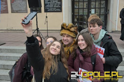 24. Polonez Maturzystów w Opolu. Ostatnia prosta przed maturą (WIDEO)