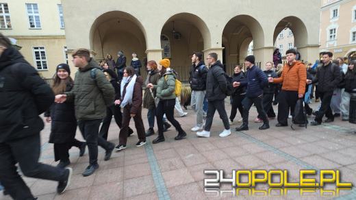 24. Polonez Maturzystów w Opolu. Ostatnia prosta przed maturą (WIDEO)